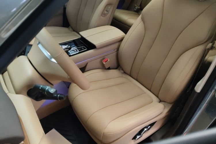 鸿蒙智行 问界M7 2024款 1.5T 智驾四驱Ultra版 5座中控内饰19