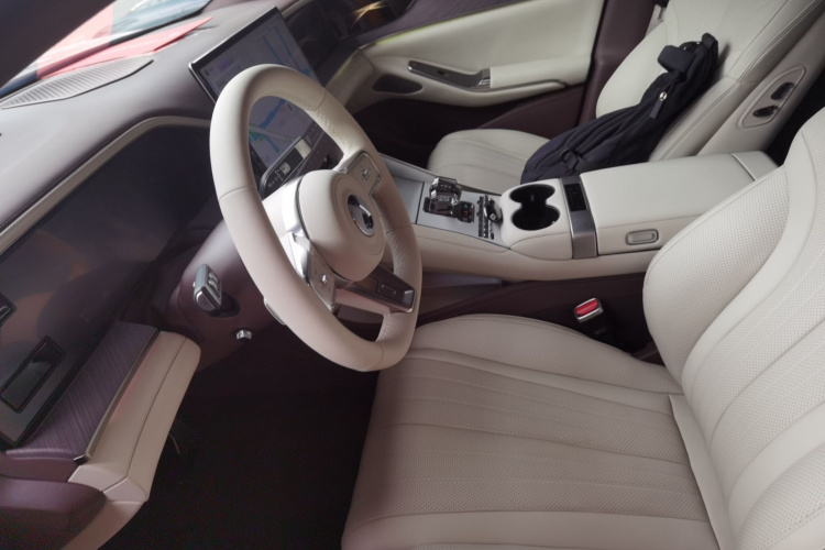 腾势Z9GT 2024款 1100四驱Max版中控内饰19