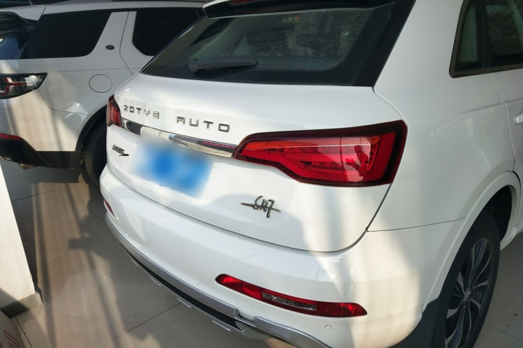 众泰SR7 2016款 1.5T CVT魔方之心版 国IV车身外观6