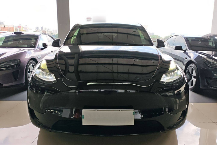 特斯拉 Model Y 2022款 后轮驱动版车身外观2