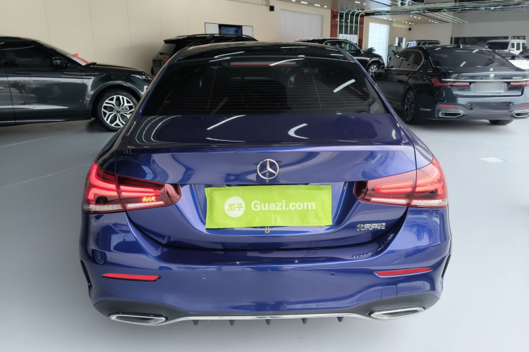 奔驰A级 2020款 改款 A 200 L 运动轿车时尚型车身外观6