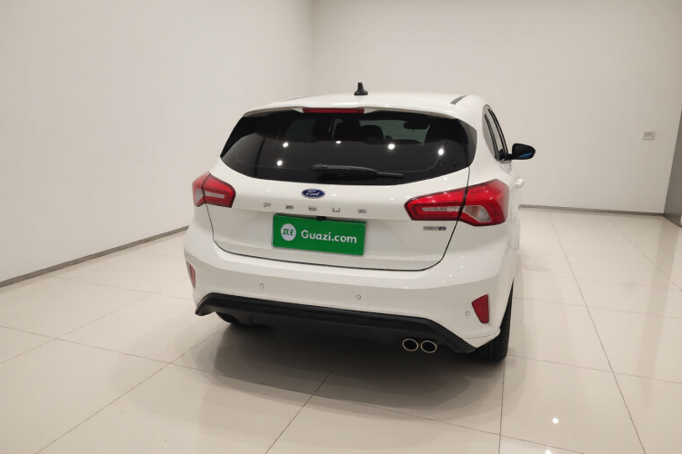 福特 福克斯 2020款 两厢 EcoBoost 180 自动ST Line车身外观6