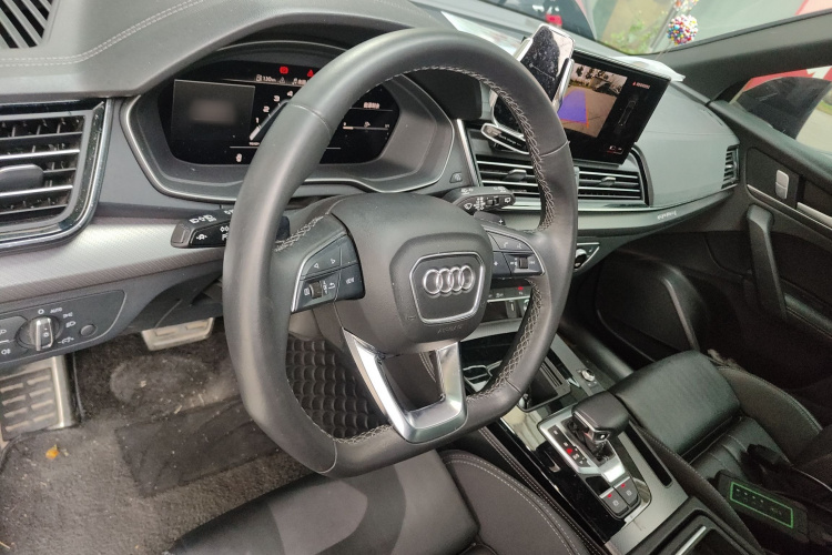 奥迪Q5L 2024款 40 TFSI 豪华动感型中控内饰13