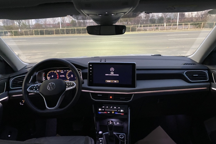 大众 探岳 2023款 300TSI 两驱豪华Plus进阶版中控内饰7001