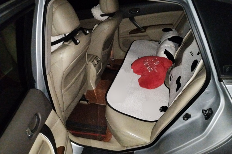 日产 天籁 2011款 2.5L XL领先版中控内饰7004