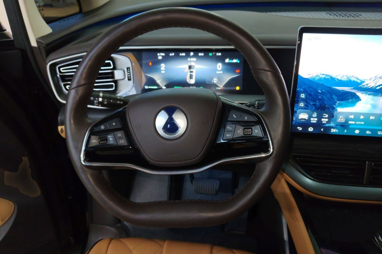 腾势D9 2024款 DM-i 980 四驱旗舰型中控内饰13