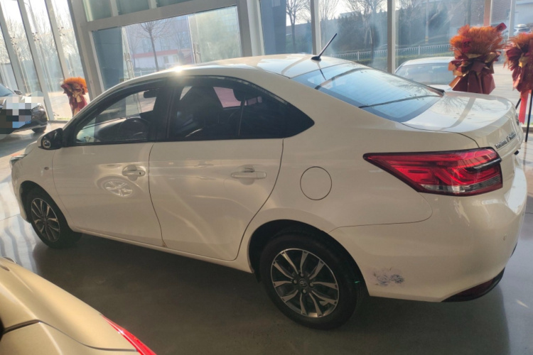 丰田 YARiS L 致享 2020款 1.5L CVT豪华版车身外观4