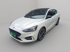 福特 福克斯 2020款 三厢 EcoBoost 180 自动ST Line