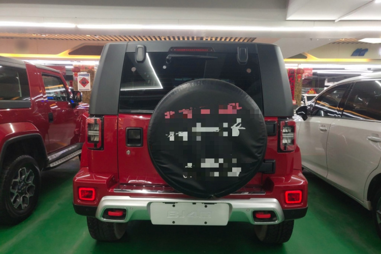 北京越野 北京BJ40 2018款 PLUS 2.3T 自动四驱尊享版 国V车身外观6