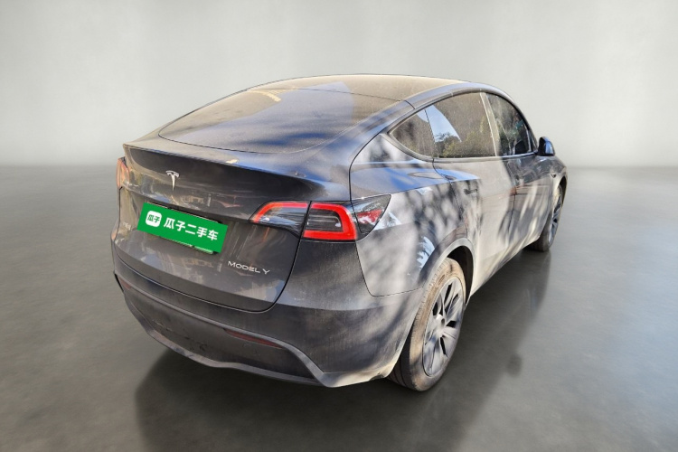 特斯拉 Model Y 2024款 后轮驱动版车身外观7