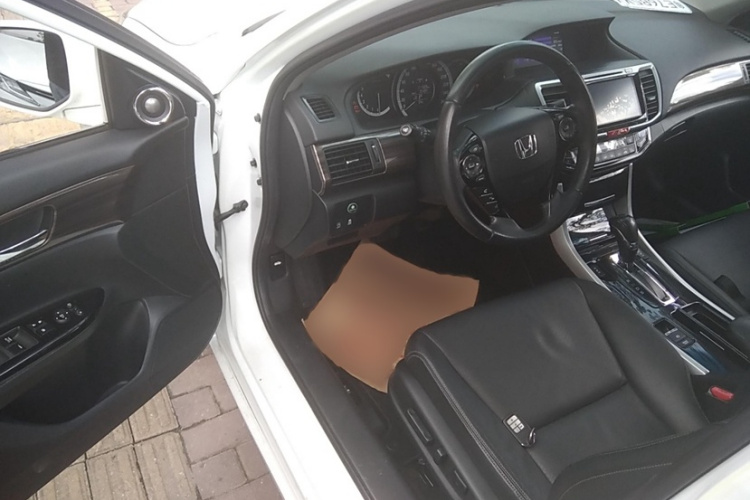 本田 雅阁 2016款 2.4L 豪华版中控内饰7002