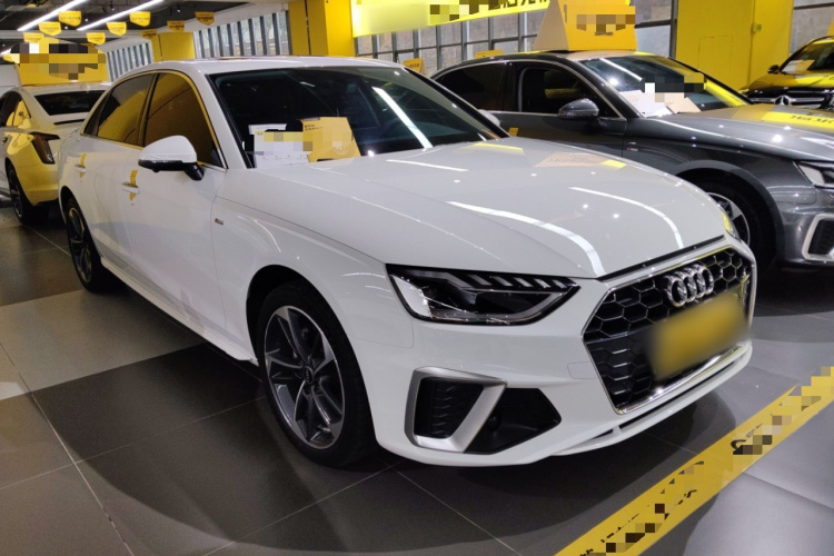 奥迪A4L 2022款 40 TFSI 时尚动感型车身外观3