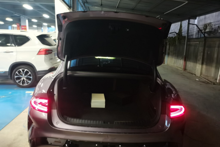 小米汽车 小米SU7 2024款 后驱超长续航高阶智驾Pro版机舱底盘23