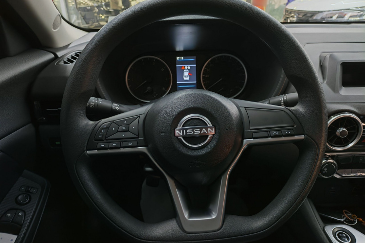 日产 轩逸 2026款 1.6L CVT省心版中控内饰7002