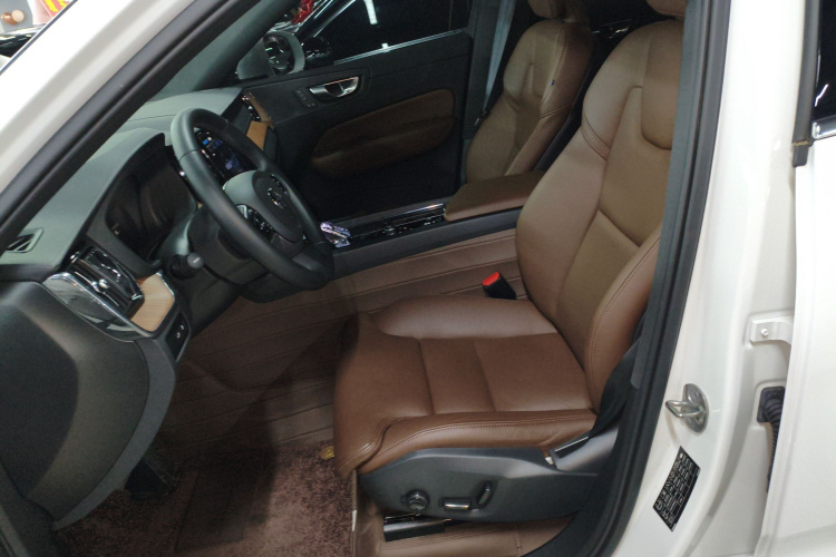 沃尔沃XC60新能源 2025款 插电式混动 长续航四驱智远豪华版局部细节19