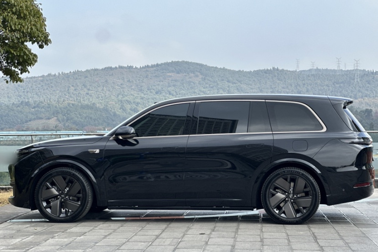 理想汽车 理想L9 2025款 Ultra 智能焕新版车身外观6009