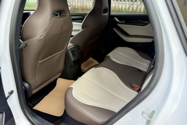 比亚迪 秦PLUS 2023款 冠军版 DM-i 55KM领先型中控内饰7006