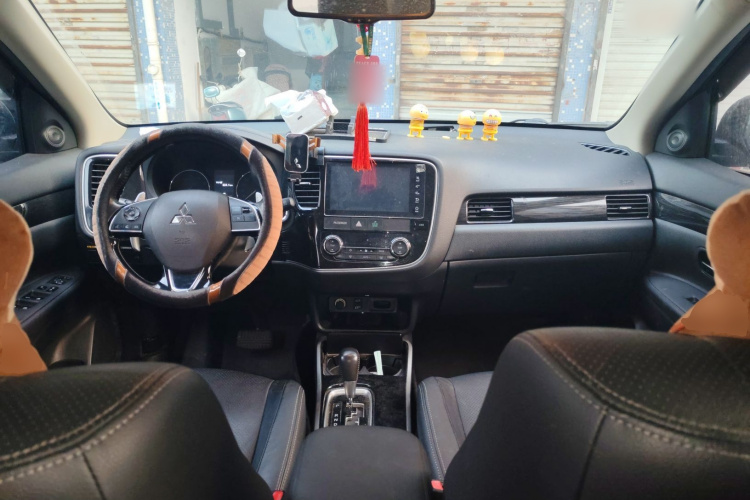 三菱 欧蓝德 2018款 2.4L 四驱精英版 5座中控内饰12