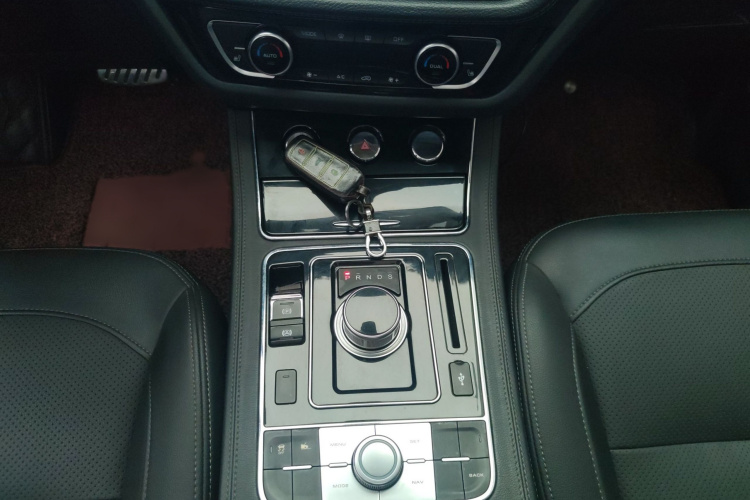 众泰T600 2016款 运动版 2.0T DCT尊贵型局部细节18