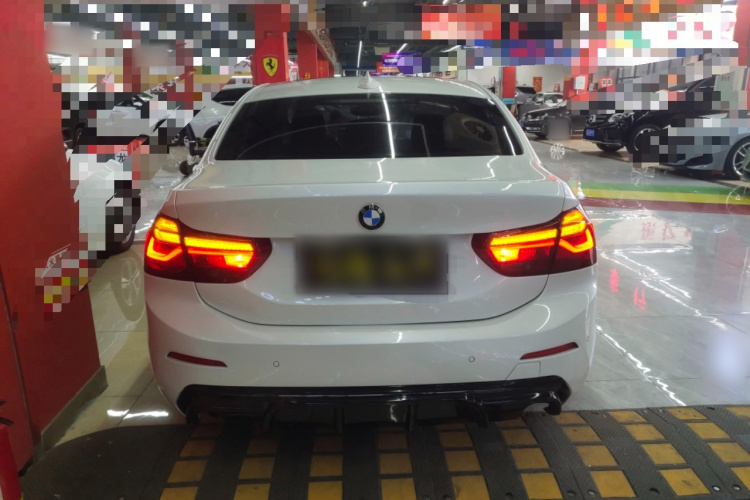宝马1系 2018款 118i 设计套装型车身外观6