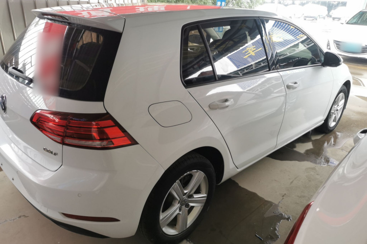 大众 高尔夫 2018款 1.6L 自动时尚型车身外观4