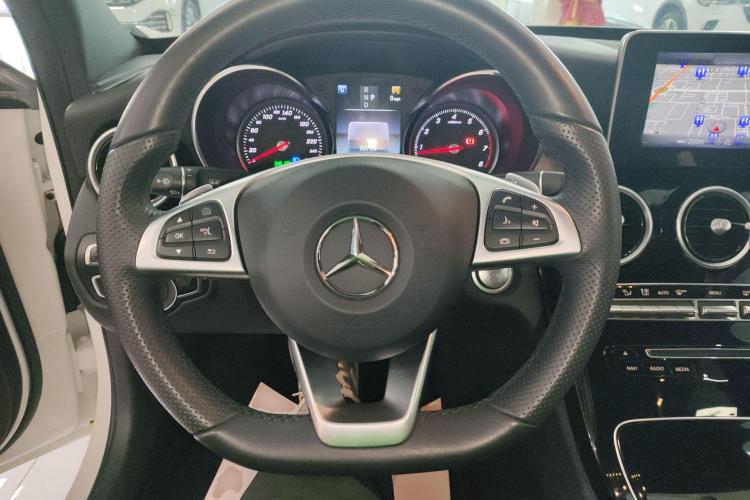 奔驰C级 2018款 C 200 运动版中控内饰13