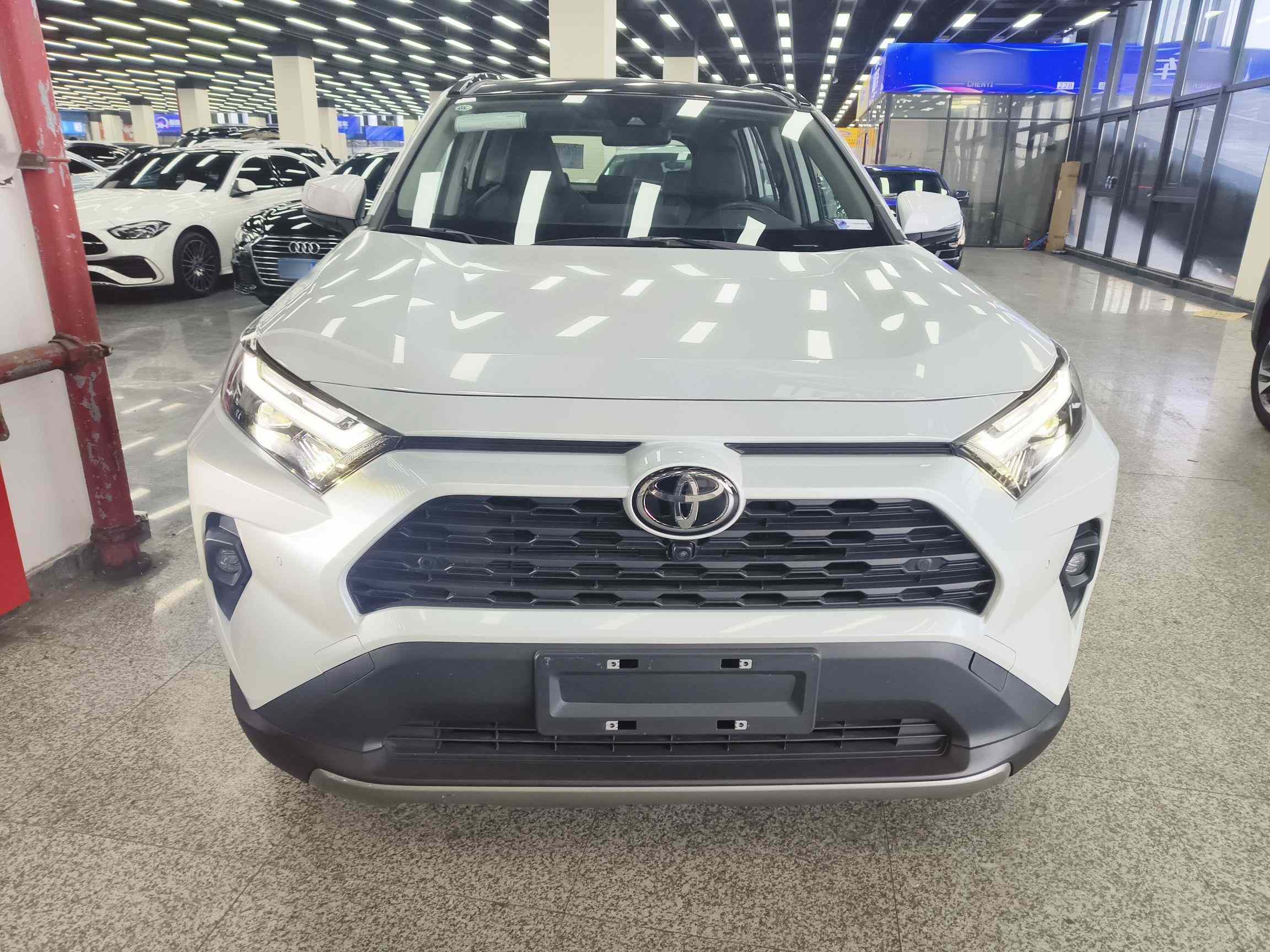 丰田 RAV4荣放 2023款 2.0L CVT两驱风尚Plus版(1)