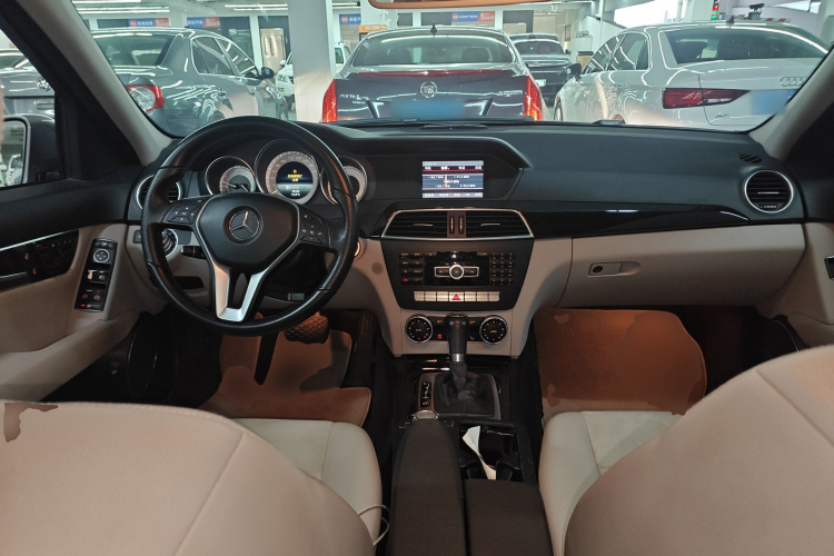 奔驰C级 2013款 C 260 时尚型 Grand Edition中控内饰7002