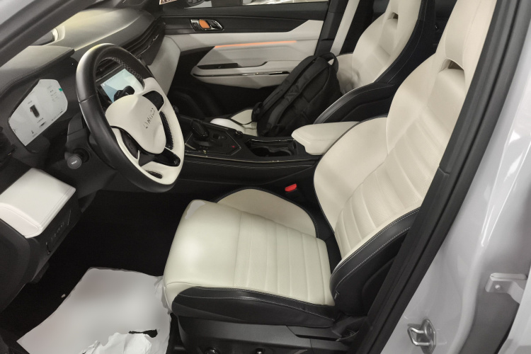 领克01 2023款 1.5TD EM-F 晨曦中控内饰19