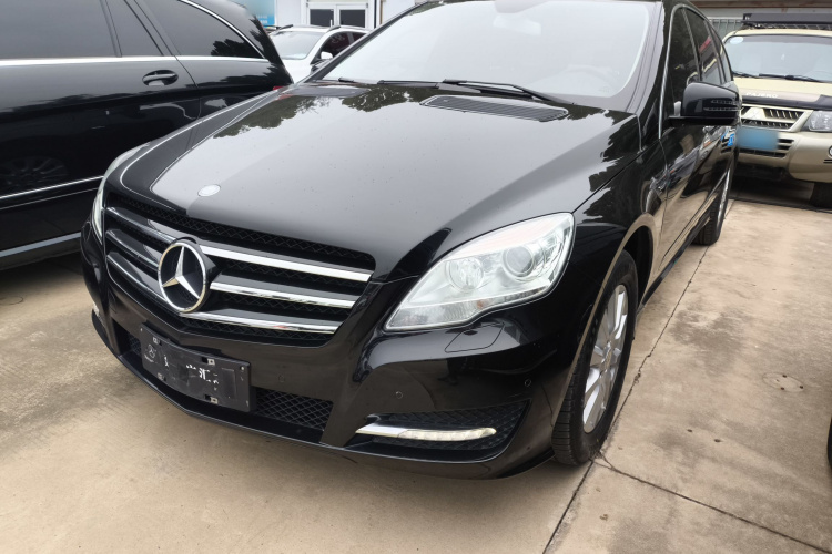 奔驰R级 2017款 R 320 4MATIC 商务型臻藏版车身外观1