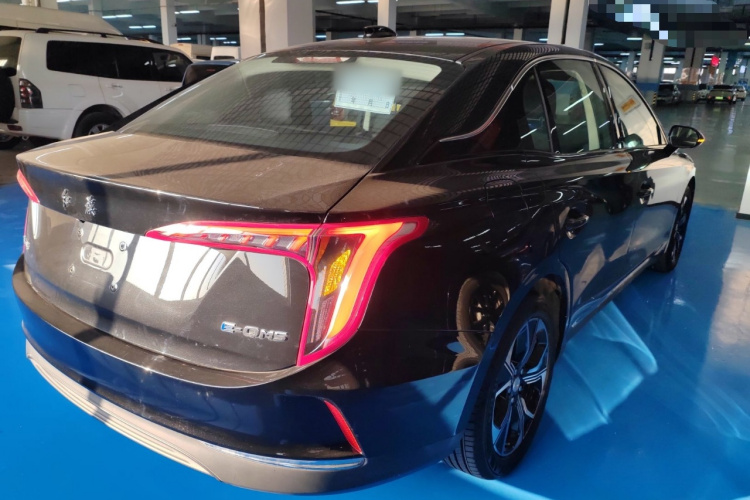 红旗E-QM5 2024款 450km 出行版车身外观6005