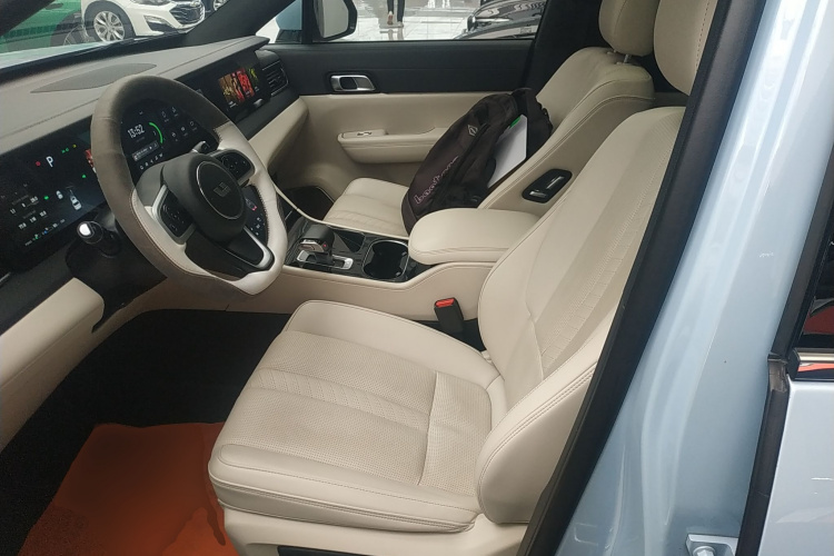 理想汽车 理想ONE 2020款 增程6座版中控内饰19
