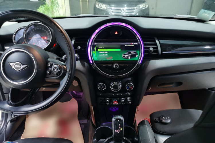 MINI 2018款 1.5T COOPER 经典派中控内饰7002