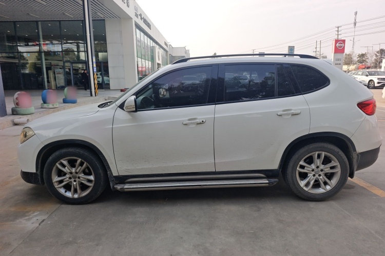 中华V5 2012款 1.5T 自动两驱运动型车身外观4