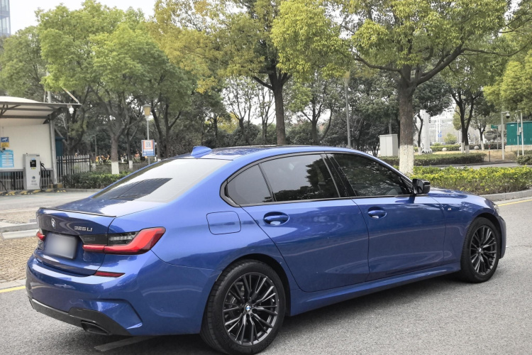 宝马3系 2020款 改款 325Li M运动曜夜套装车身外观6003