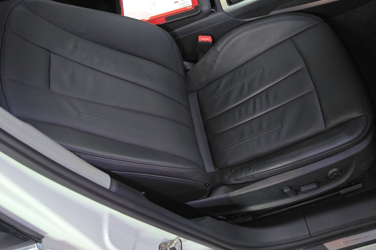 奥迪A4L 2019款 40 TFSI 时尚型 国VI局部细节41