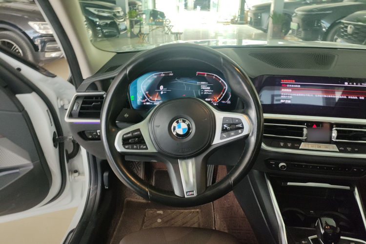 宝马3系 2021款 改款二 325Li M运动套装中控内饰13