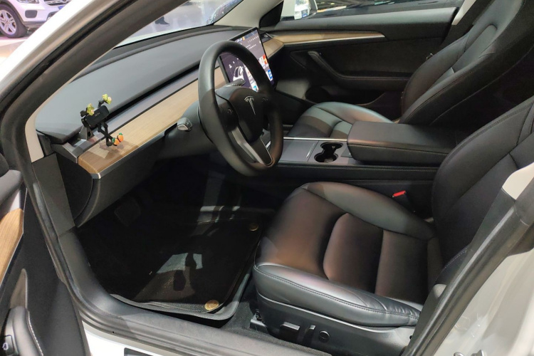 特斯拉 Model 3 2021款 标准续航后驱升级版 3D6中控内饰19