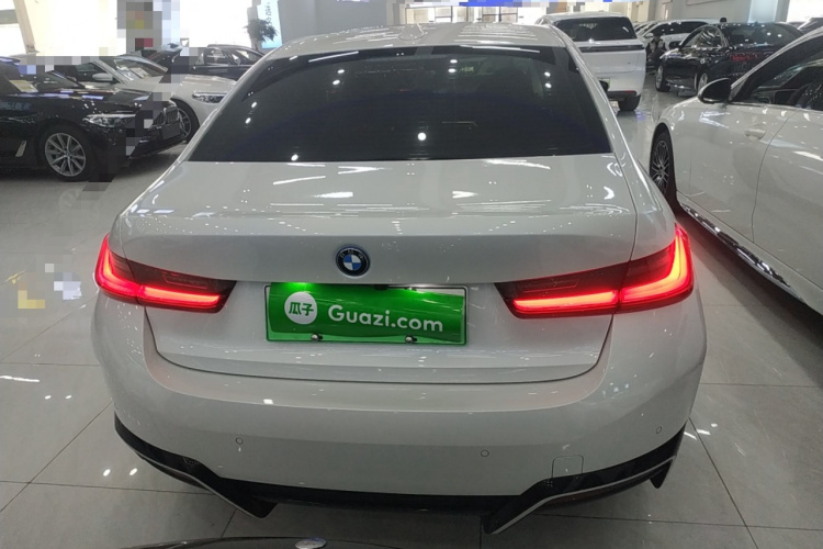 宝马i3 2024款 eDrive 40 L 曜夜套装车身外观6