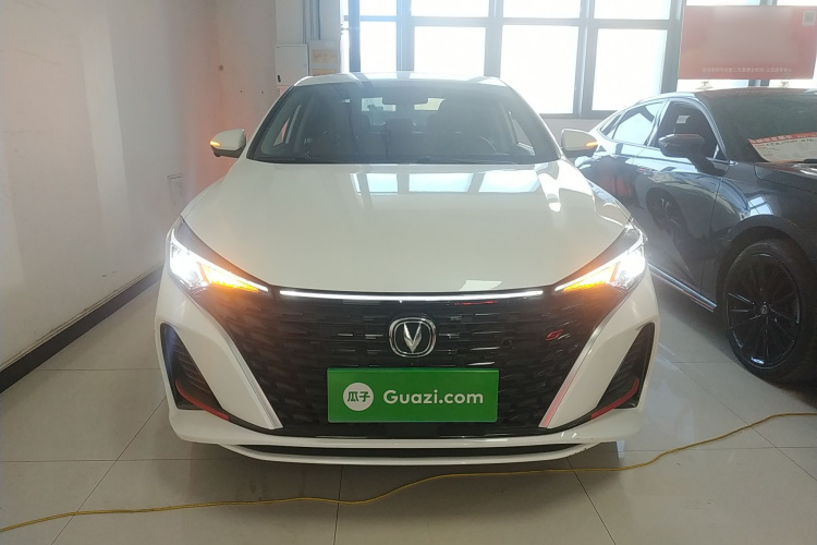 长安 逸动 2024款 PLUS 蓝鲸NE 1.4T GDI DCT高能版车身外观2