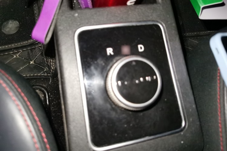 大运 悦虎 2022款 30.66kWh 两驱标准版局部细节18