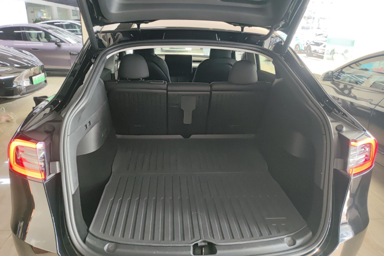 特斯拉 Model Y 2023款 长续航全轮驱动版局部细节23