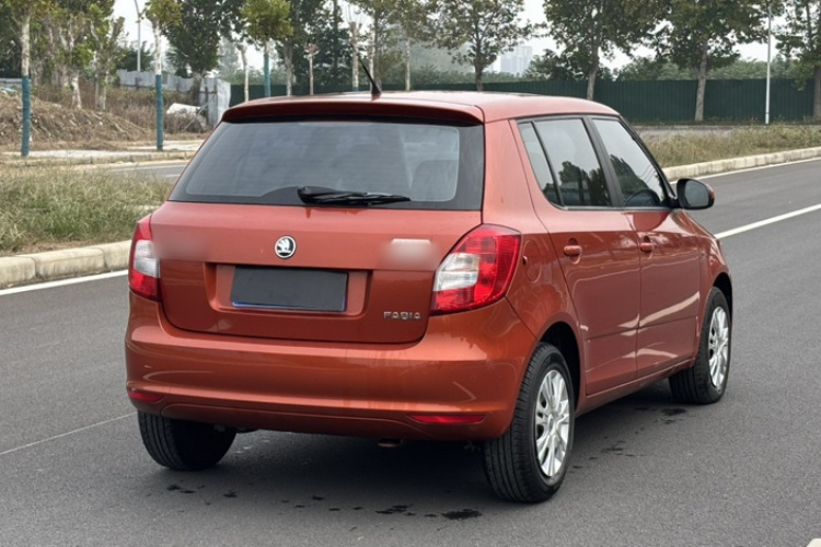 斯柯达 晶锐 2014款 1.4L 手动晶致版车身外观6006