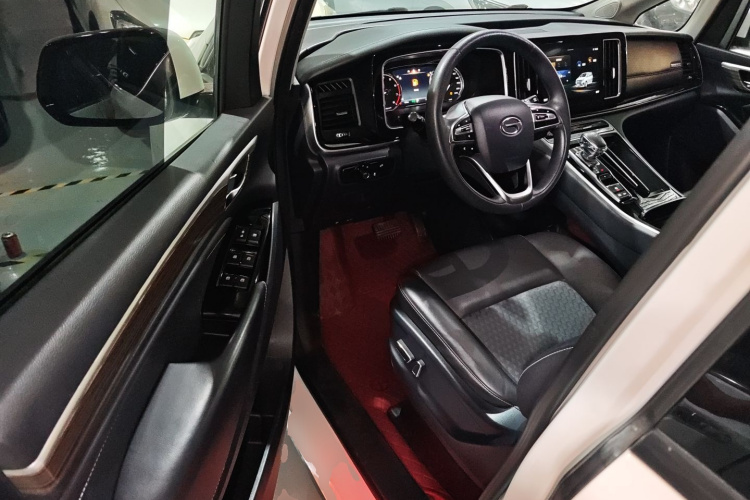 广汽传祺 传祺M8 2021款 改款 领秀系列 390T 豪华版中控内饰20