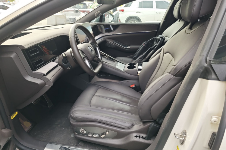 腾势Z9 2024款 1100km 四驱Max版中控内饰19