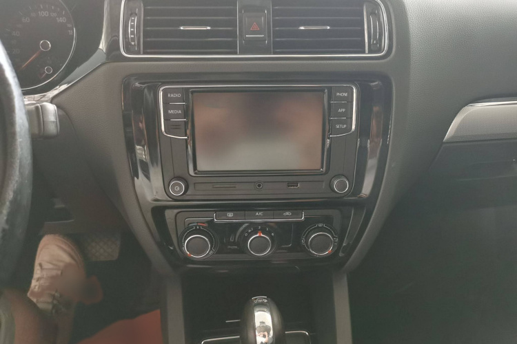 大众 速腾 2018款 280TSI DSG舒适型局部细节16