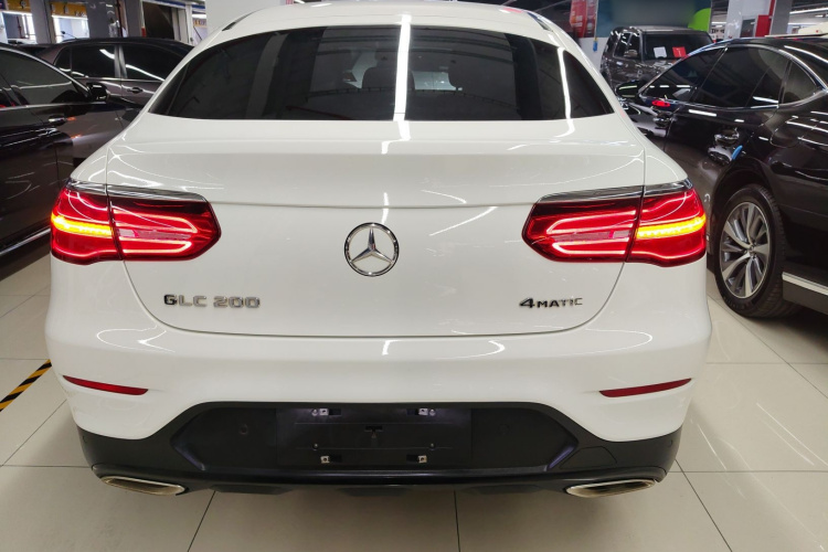 奔驰GLC轿跑 2017款 GLC 200 4MATIC 轿跑SUV车身外观6