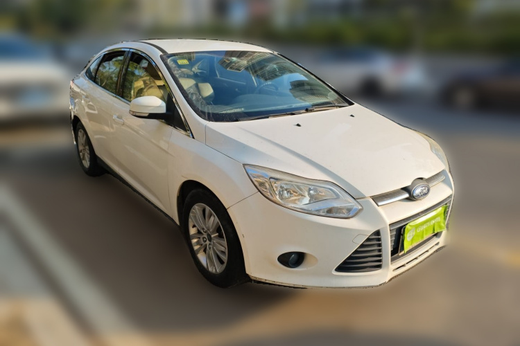 福特 福克斯 2012款 三厢 1.6L 自动舒适型车身外观3