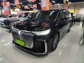 岚图汽车 岚图梦想家 2025款 PHEV 四驱旗舰鲲鹏版
