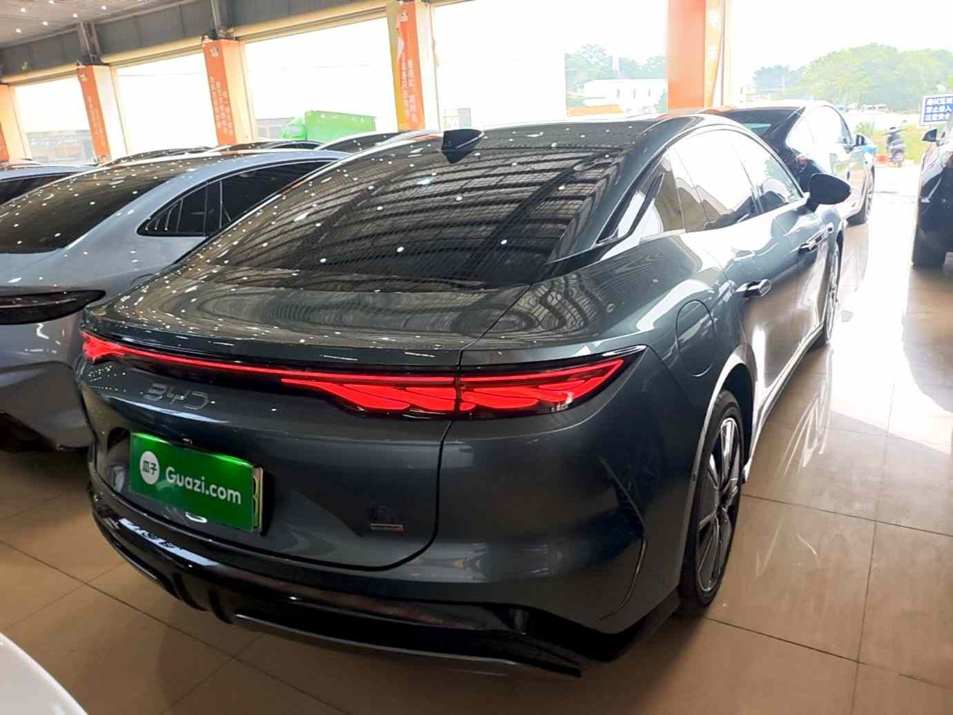 比亚迪 汉L 2025款 DM-i 200KM激光雷达尊享型(4)